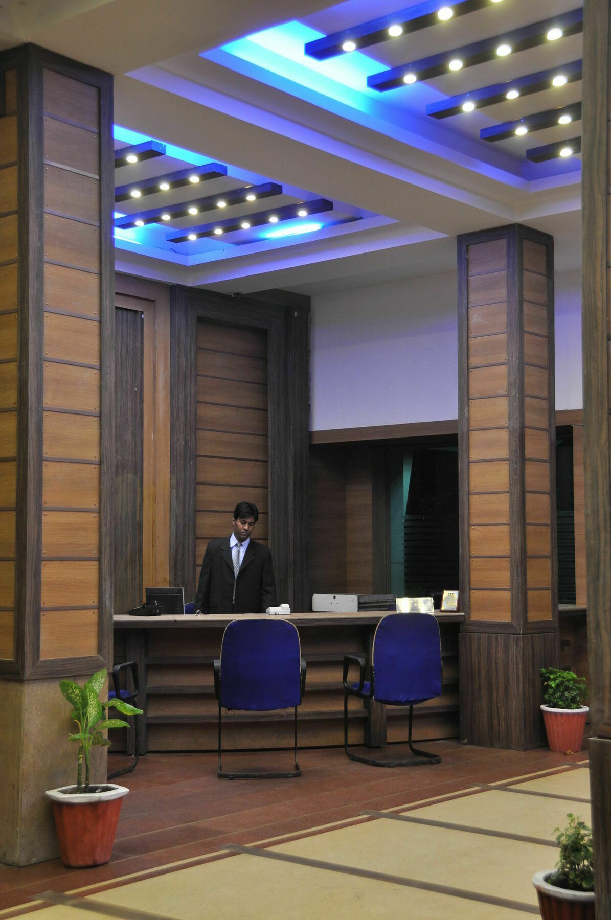 Hotel Rishi Regency Jabalpur Bagian luar foto