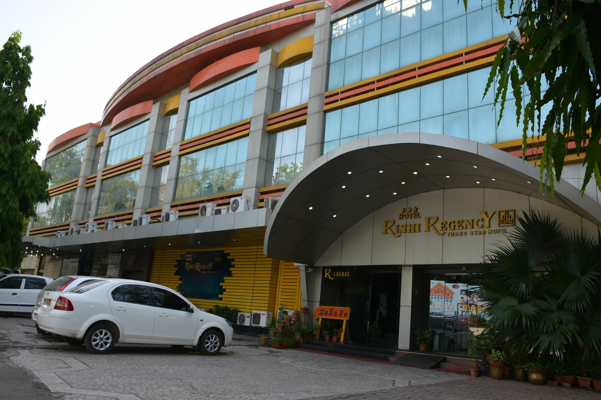 Hotel Rishi Regency Jabalpur Bagian luar foto